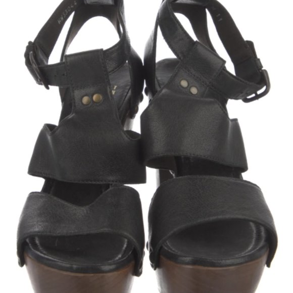 STUART WEITZMAN Leather Studded Accents T-Strap Sandals Size 11 - Picture 3 of 5